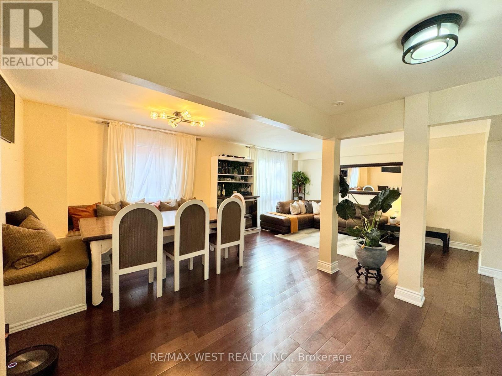 482 Laurentian Avenue, Mississauga, Ontario  L4Z 2K4 - Photo 11 - W12692464