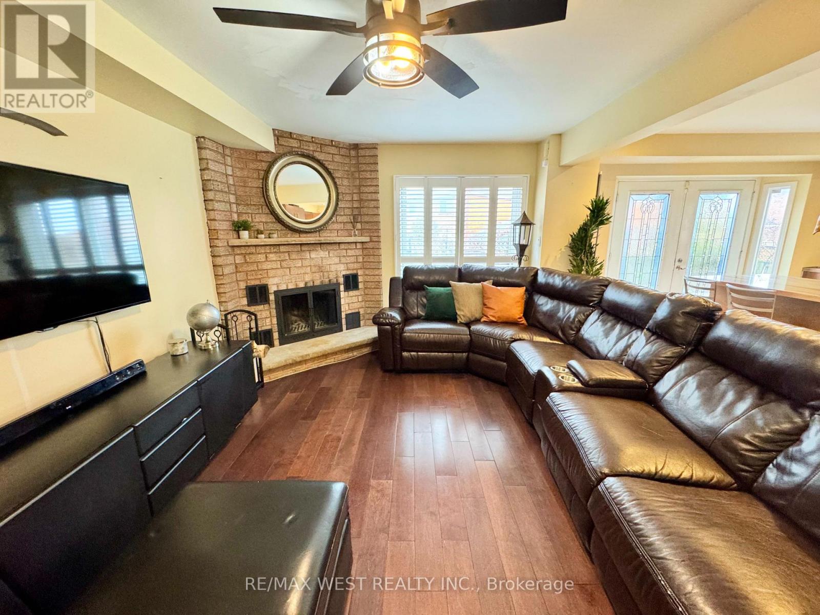 482 Laurentian Avenue, Mississauga, Ontario  L4Z 2K4 - Photo 12 - W12692464