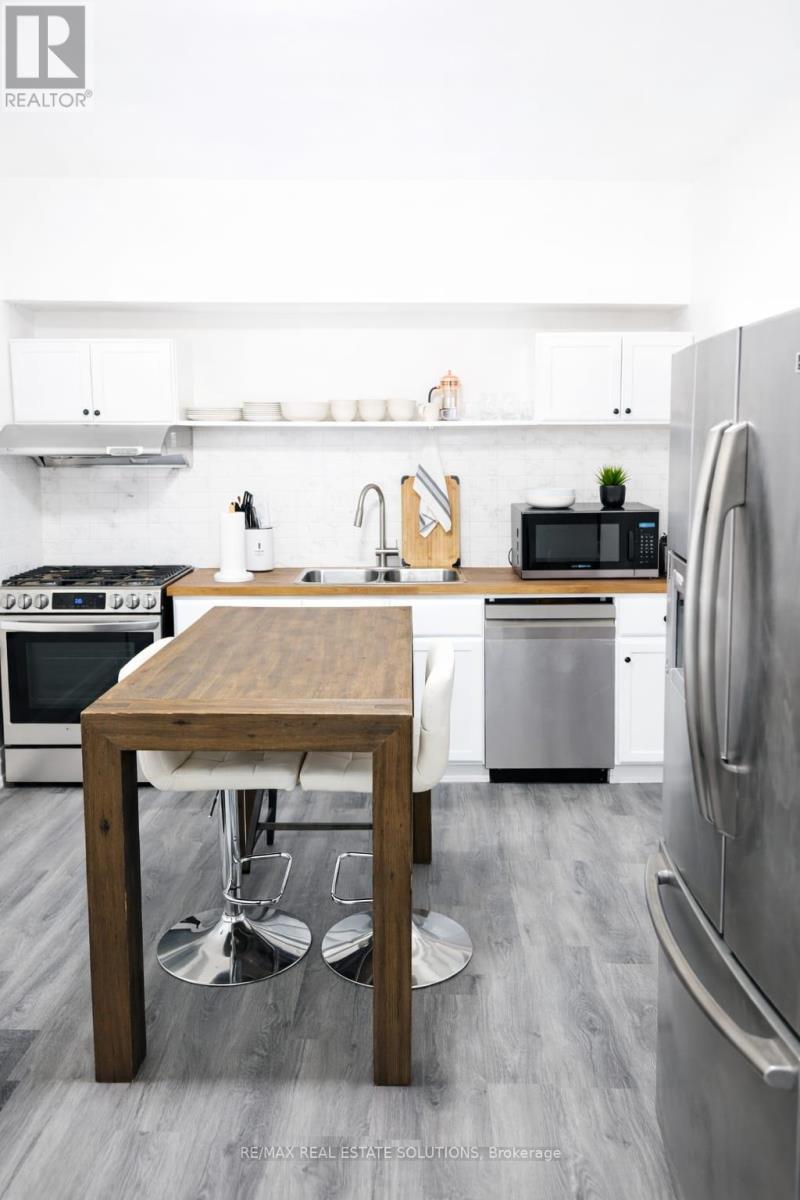 206 Bathurst Street, Toronto, Ontario  M5T 2R9 - Photo 19 - C12567938