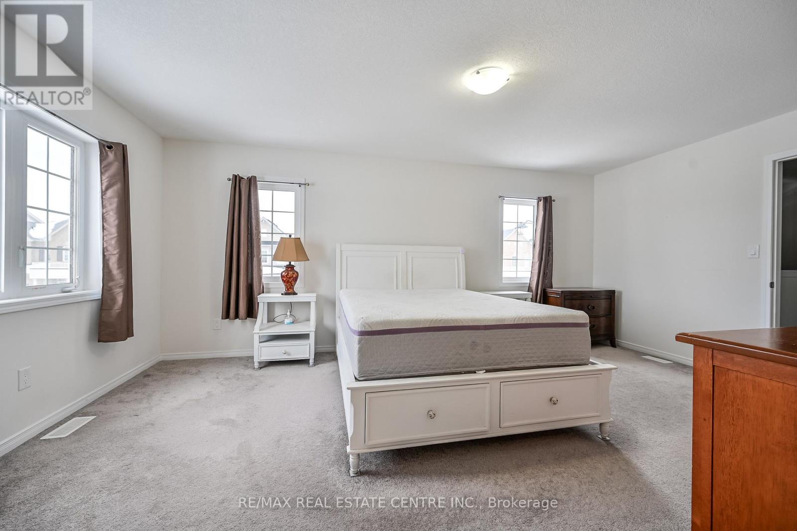 31 Armes Street, Hamilton, Ontario  L0R 1C0 - Photo 28 - X12692388