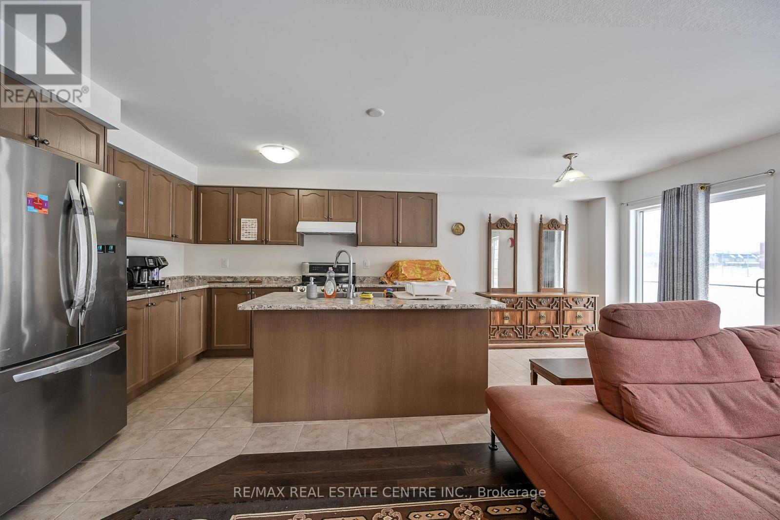 31 Armes Street, Hamilton, Ontario  L0R 1C0 - Photo 7 - X12692388