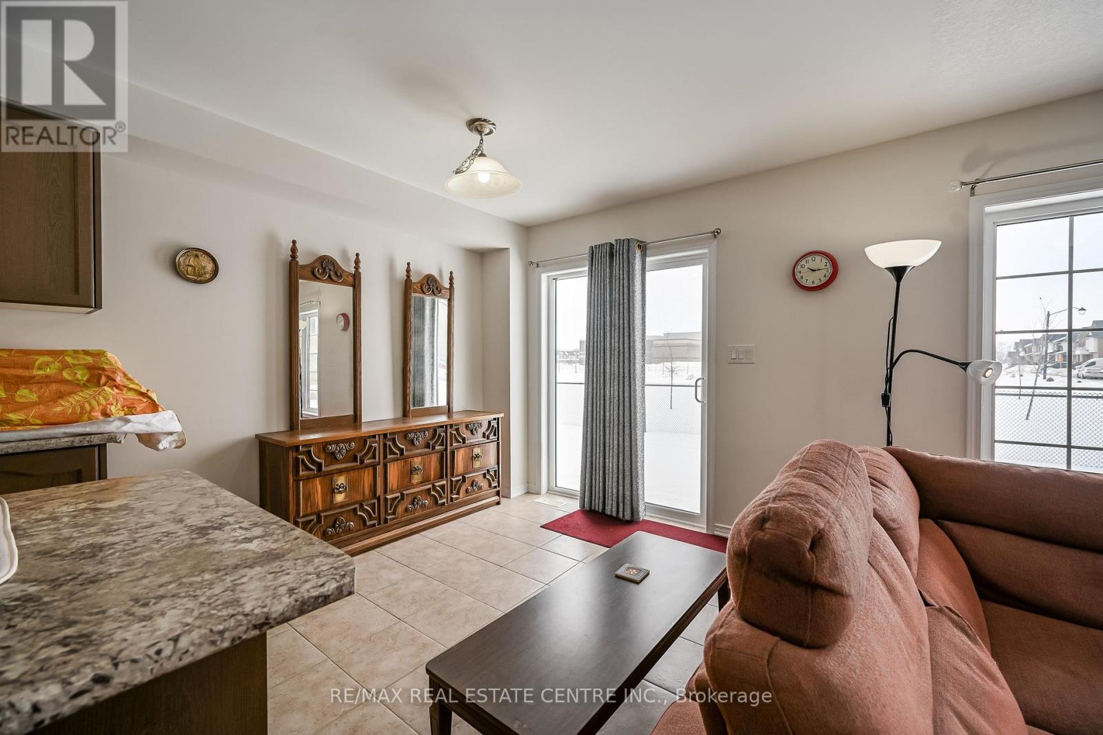 31 Armes Street, Hamilton, Ontario  L0R 1C0 - Photo 9 - X12692388