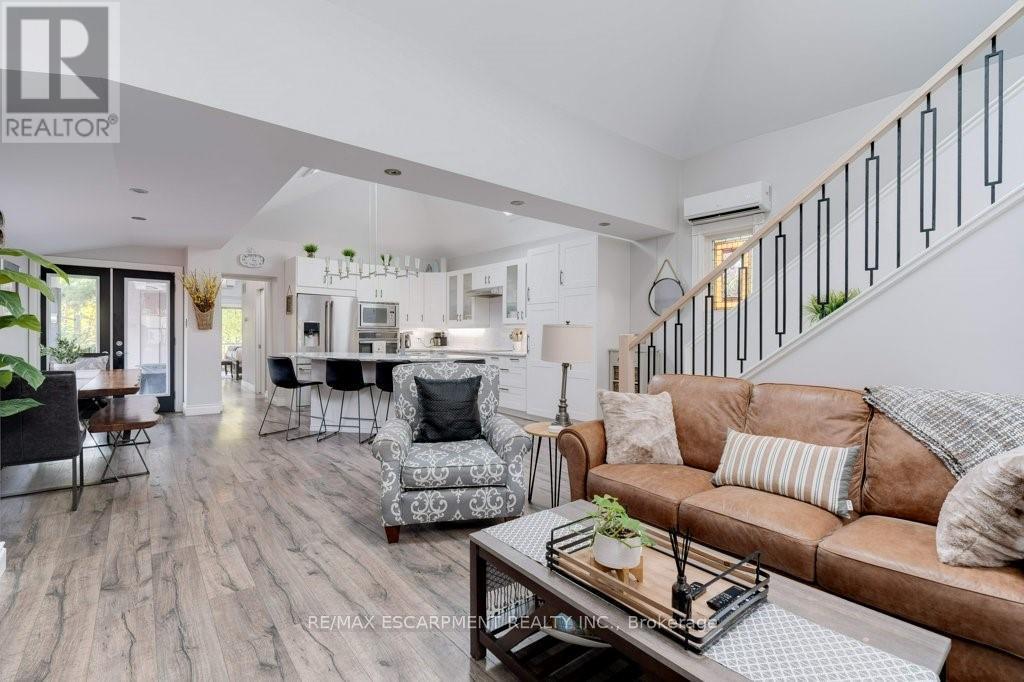 7 Homewood Avenue, Hamilton, Ontario  L8P 2M1 - Photo 7 - X12692416