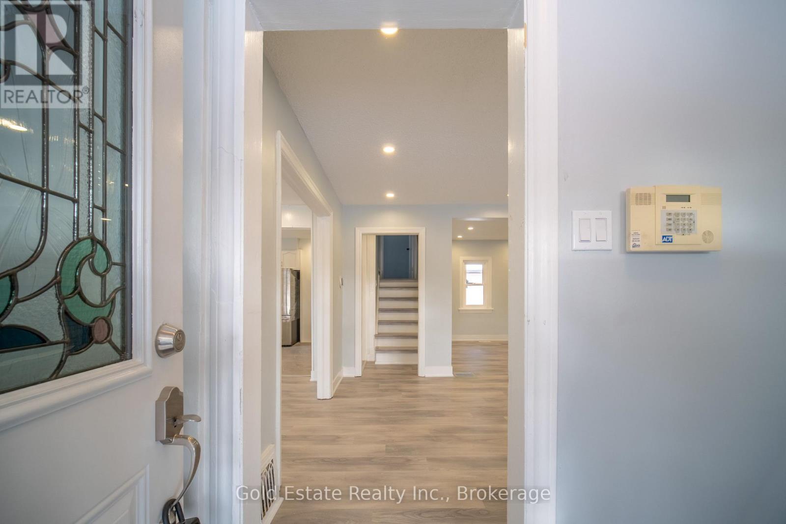 #upper - 10 Monroe Street N, Cambridge, Ontario  N1R 2C5 - Photo 6 - X12692442