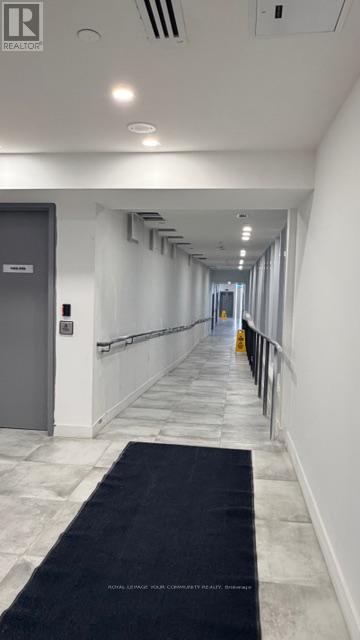 907 - 693 Davis Drive, Newmarket, Ontario  L3Y 2R2 - Photo 4 - N12647078