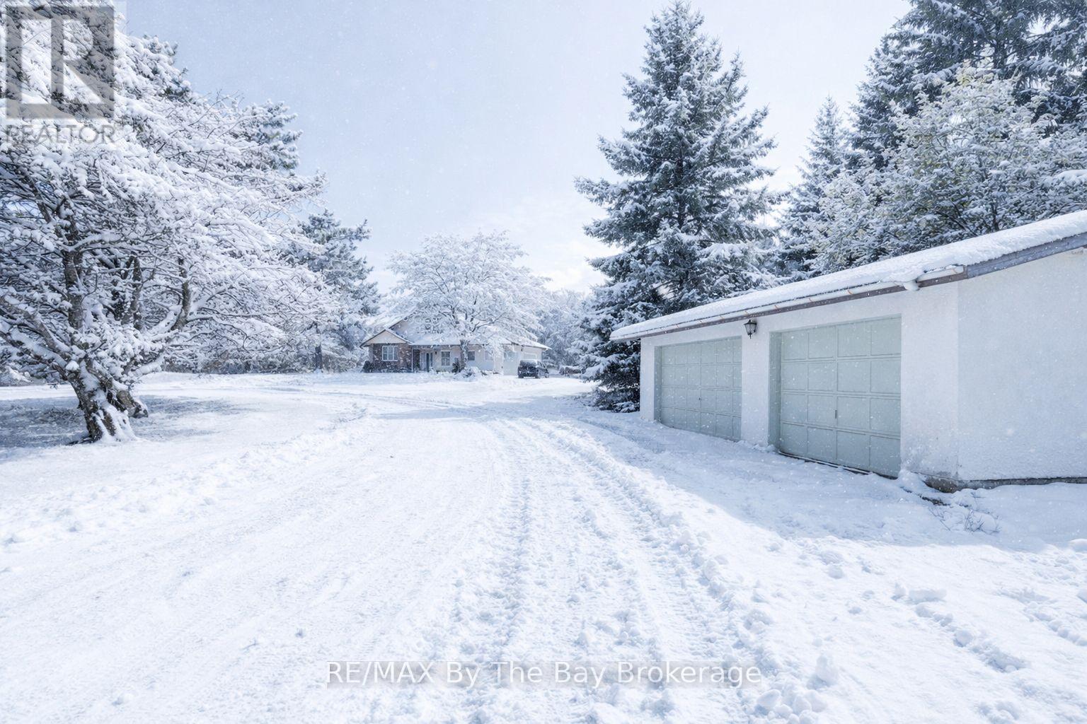 8223 30/31 Side Road, Clearview, Ontario  L0M 1P0 - Photo 2 - S12692666