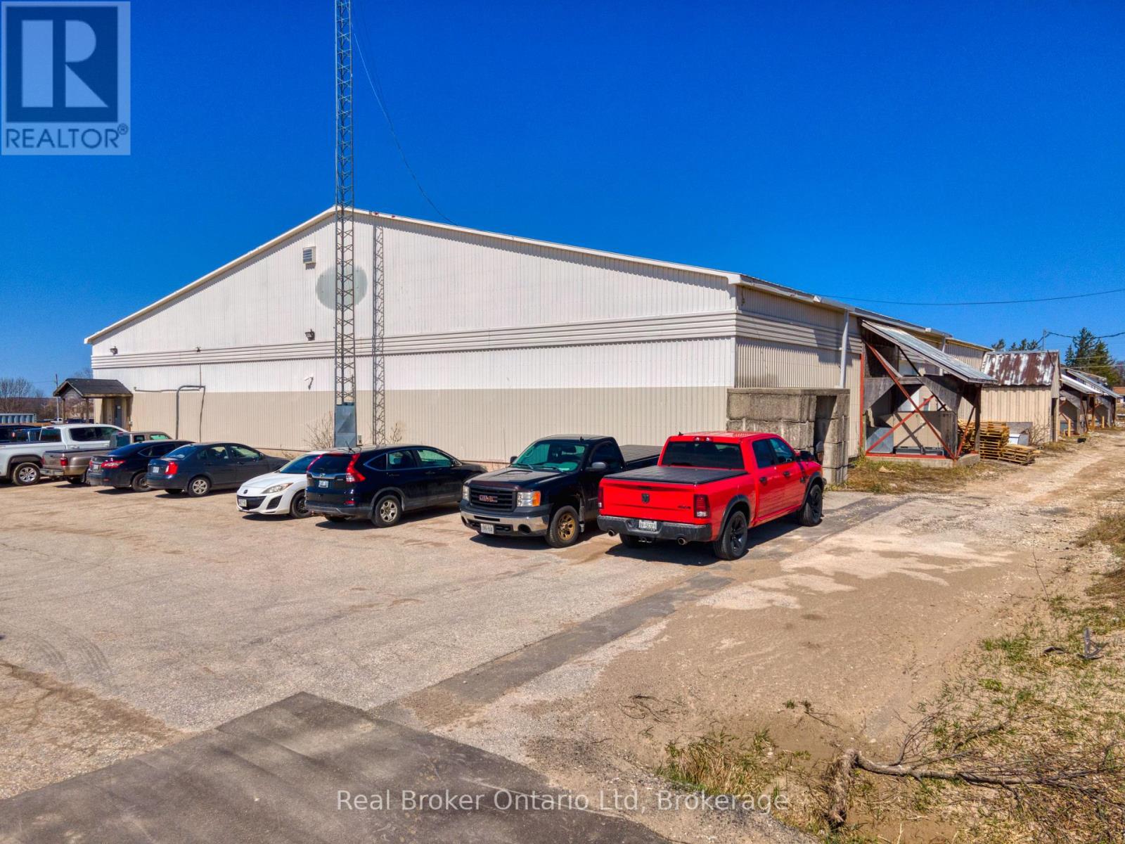 1104 7th Street E, Owen Sound, Ontario  N4K 6K5 - Photo 2 - X12692484