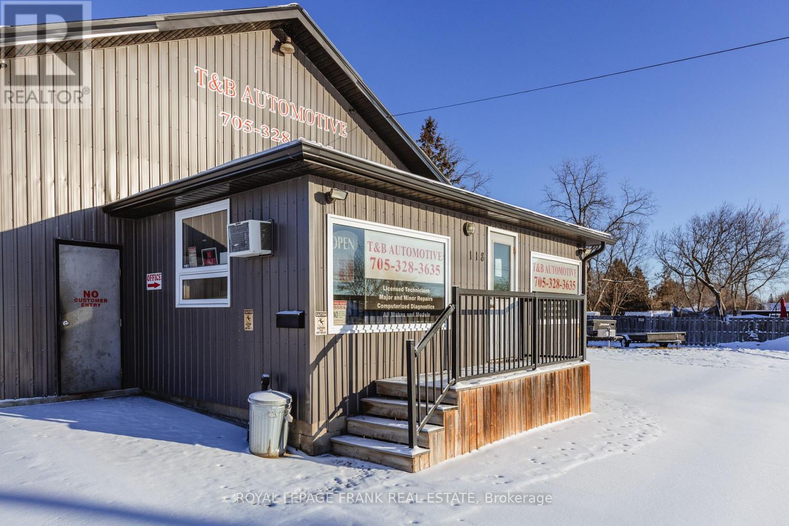 118 Queen Street, Kawartha Lakes, Ontario  K9V 4R3 - Photo 3 - X12692558