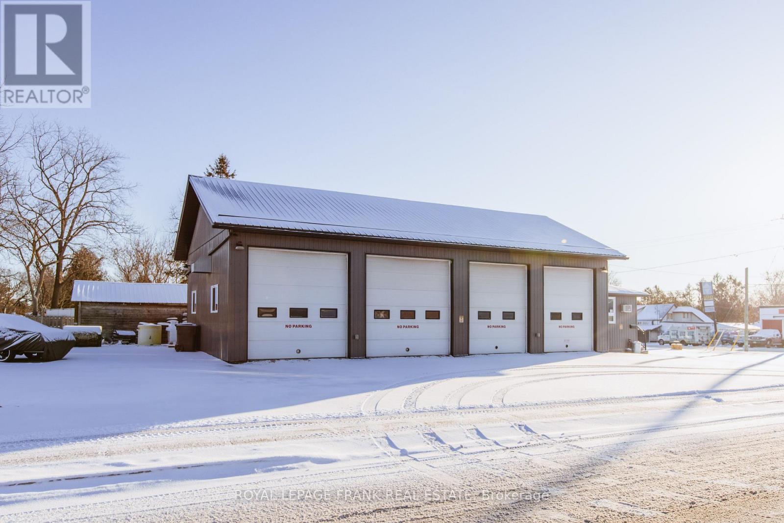 118 Queen Street, Kawartha Lakes, Ontario  K9V 4R3 - Photo 6 - X12692558