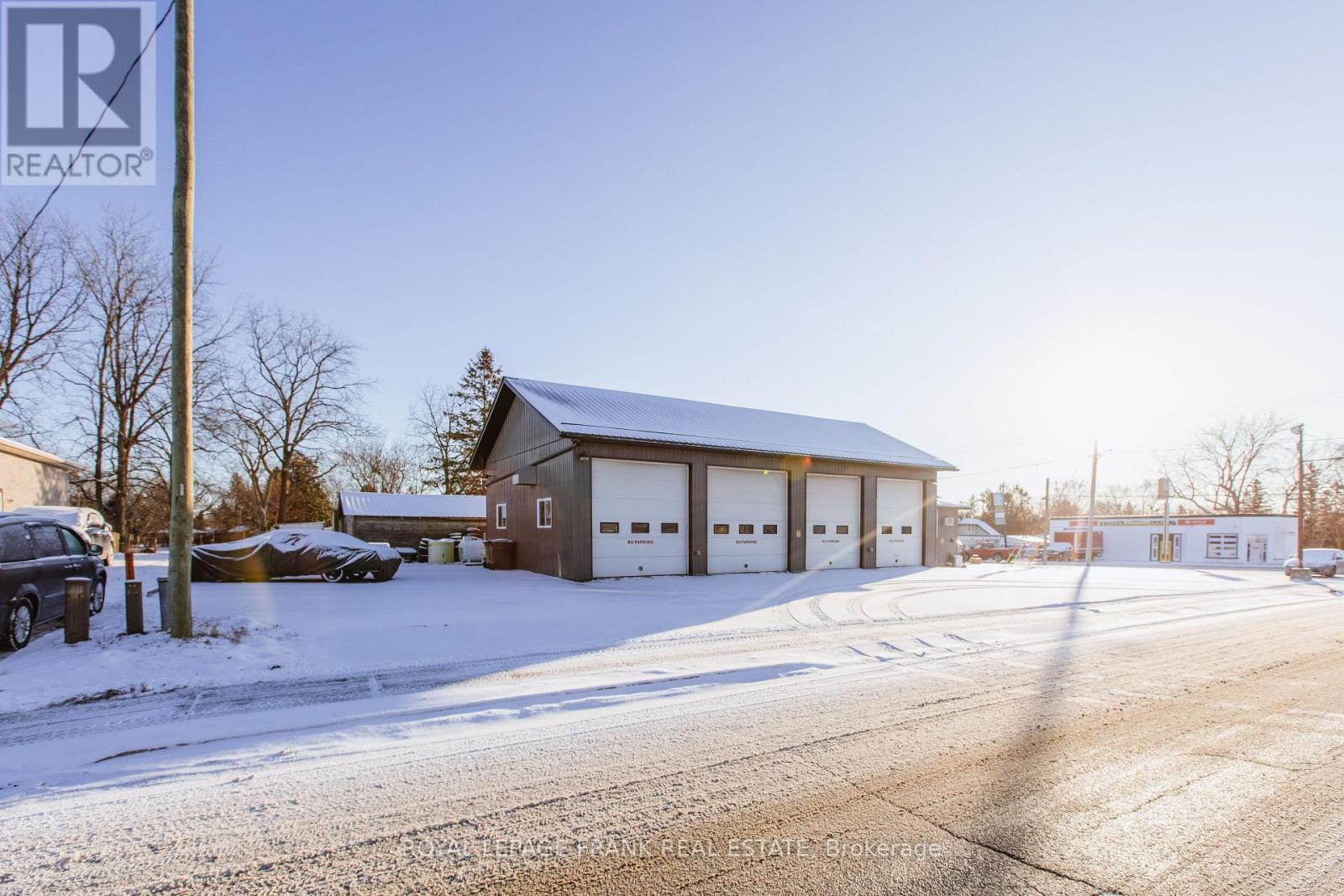 118 Queen Street, Kawartha Lakes, Ontario  K9V 4R3 - Photo 7 - X12692558