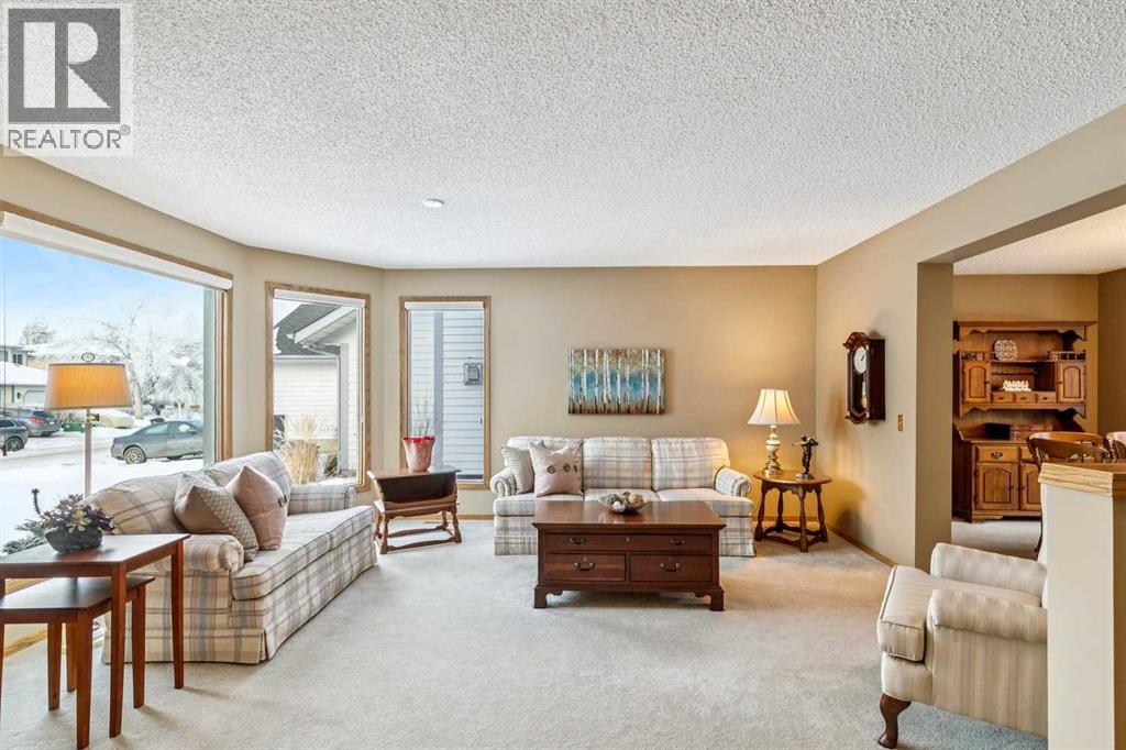 75 Shawnee Crescent, Calgary, Alberta  T2Y 1W4 - Photo 4 - A2276077