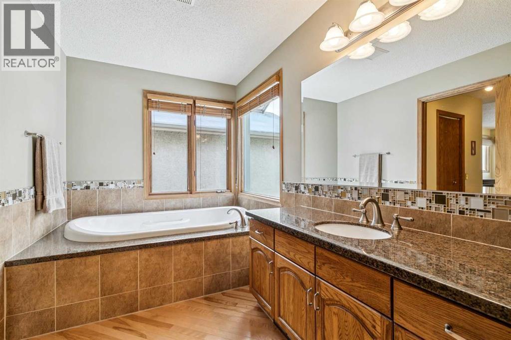 75 Shawnee Crescent, Calgary, Alberta  T2Y 1W4 - Photo 27 - A2276077