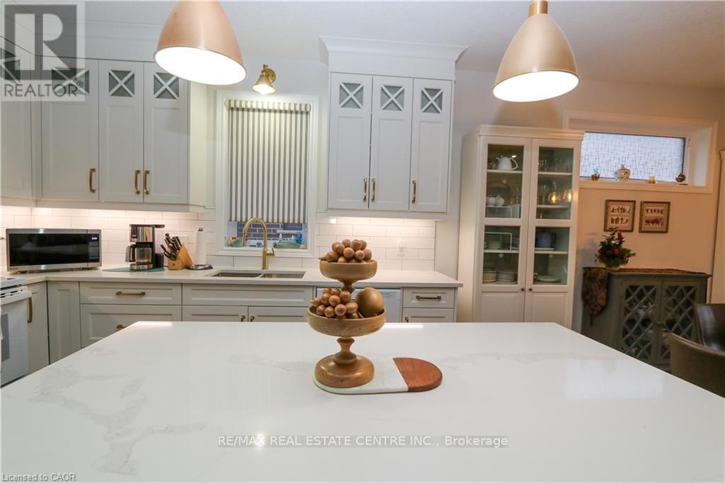 87a Abigail Avenue, Brantford, Ontario  N3R 4S4 - Photo 11 - X12692548