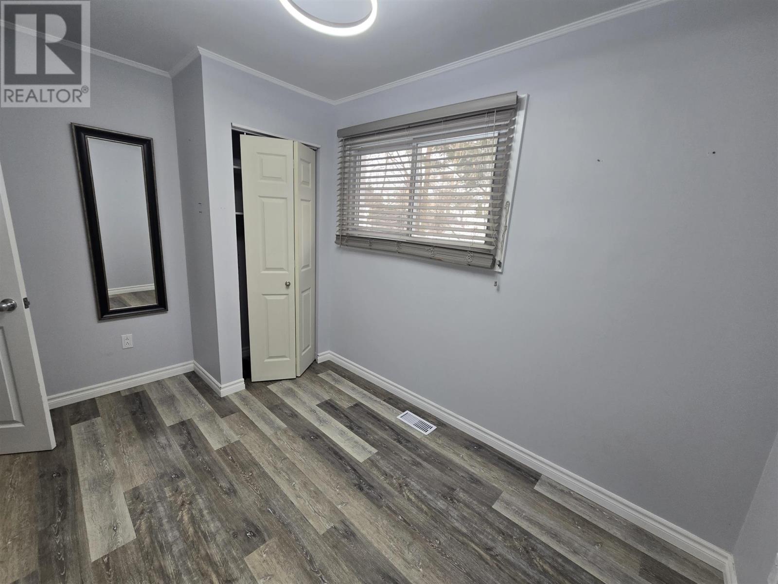 215 Hillside Dr S, Elliot Lake, Ontario  P5A 1N5 - Photo 10 - SM260093