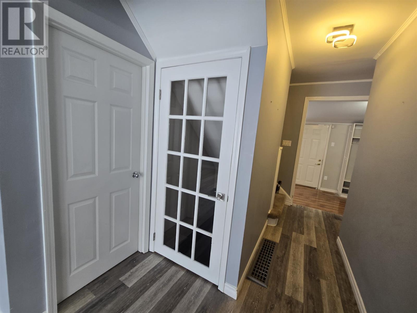 215 Hillside Dr S, Elliot Lake, Ontario  P5A 1N5 - Photo 5 - SM260093