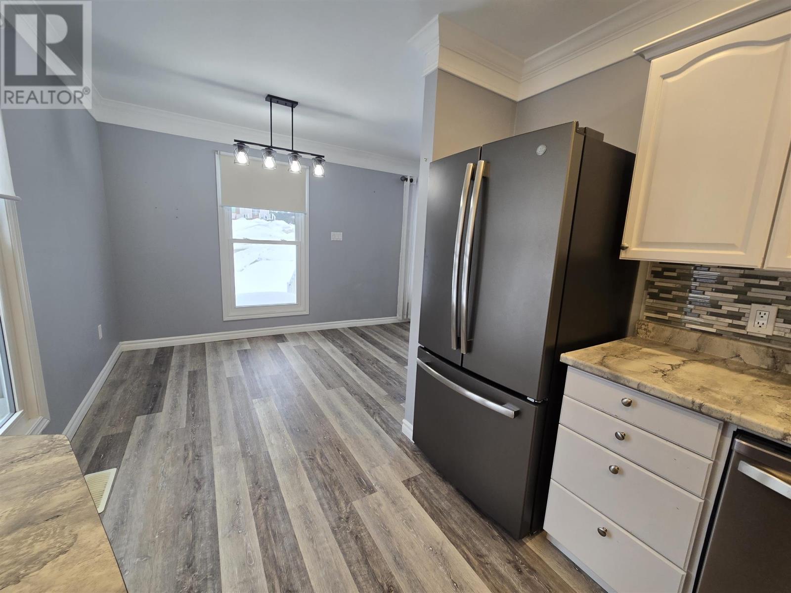 215 Hillside Dr S, Elliot Lake, Ontario  P5A 1N5 - Photo 7 - SM260093