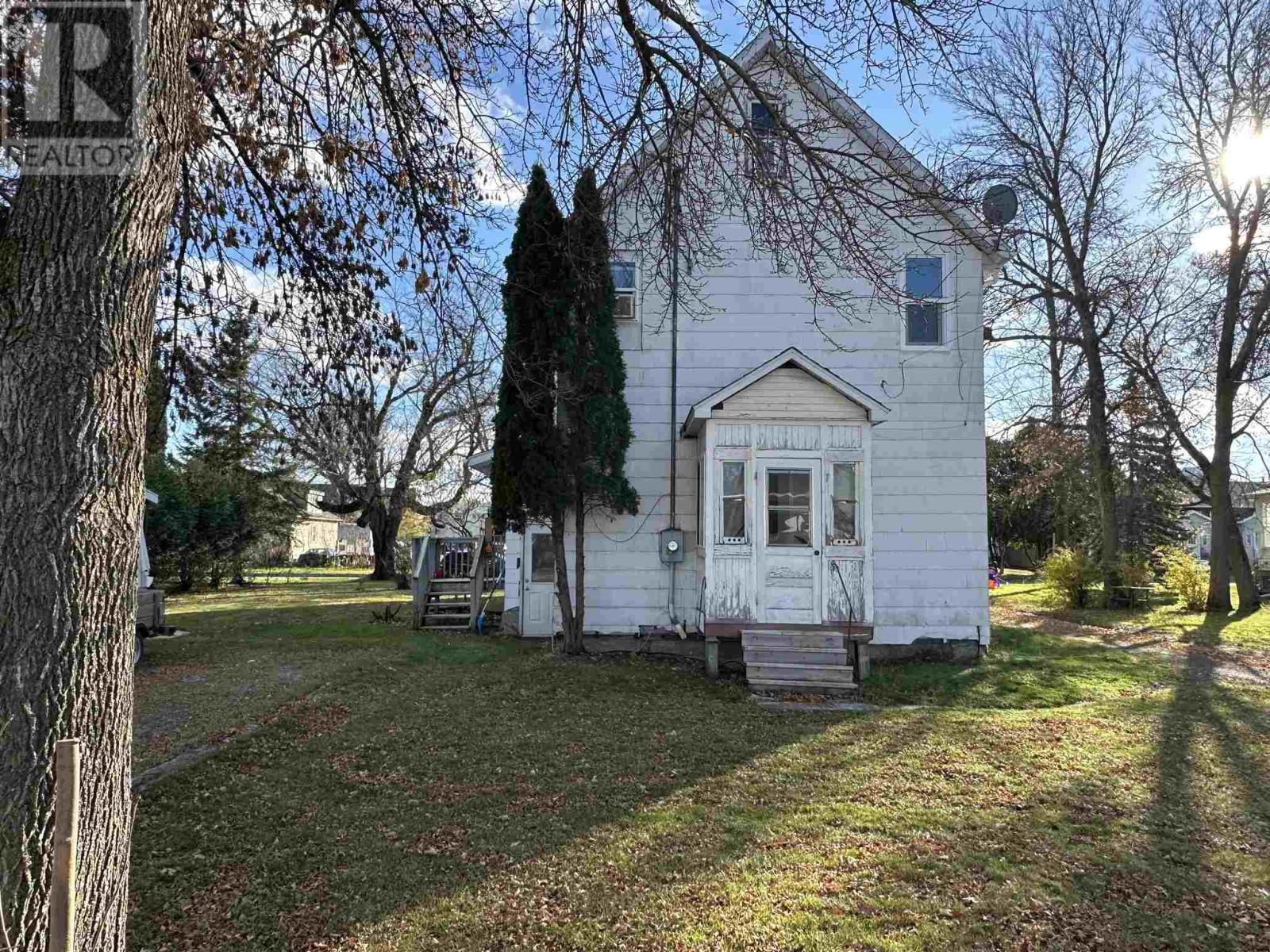 314 First St E, Fort Frances, Ontario  P9A 1K7 - Photo 3 - TB243420