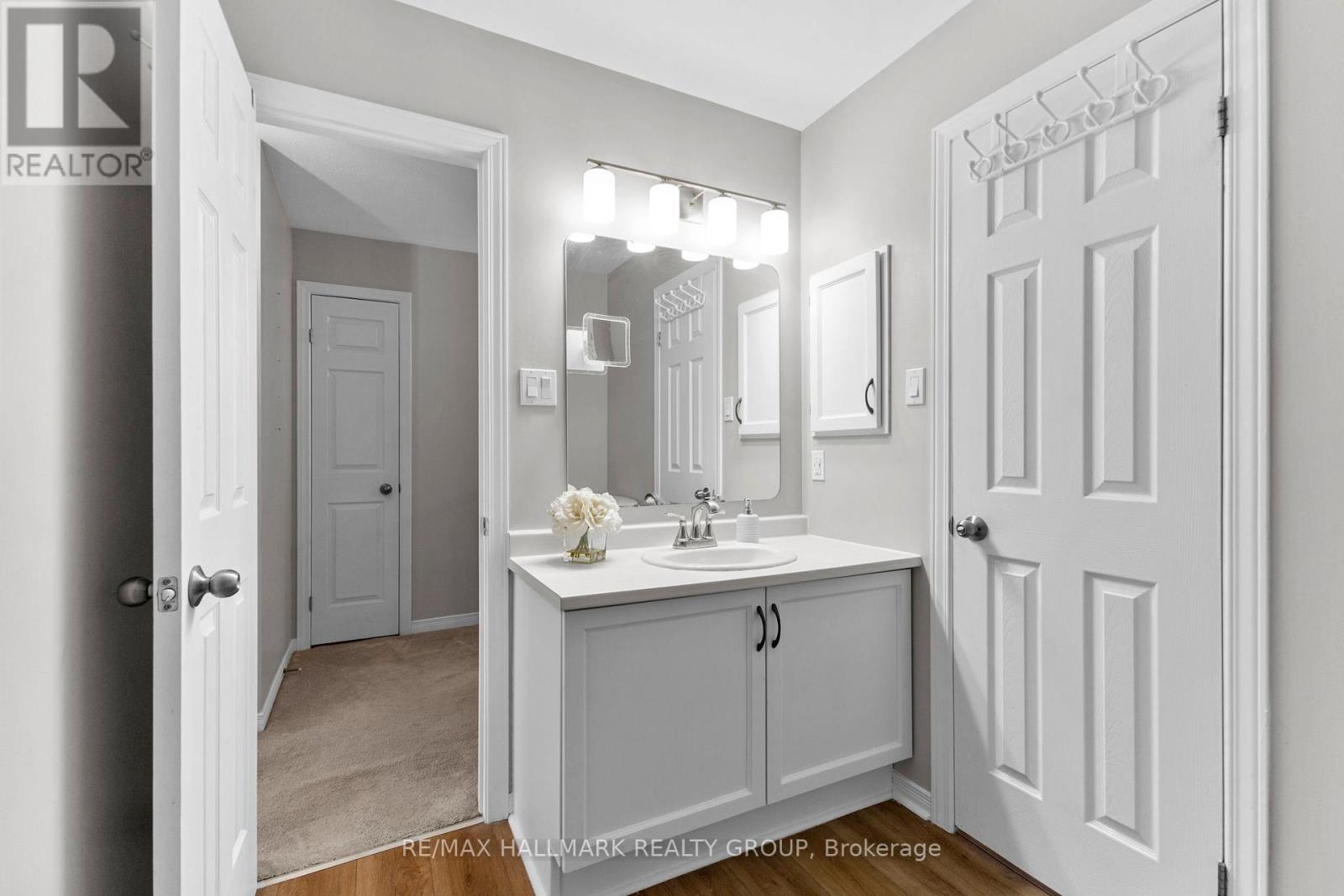 37 Roblyn Way, Ottawa, Ontario  K2G 5Z5 - Photo 21 - X12692498