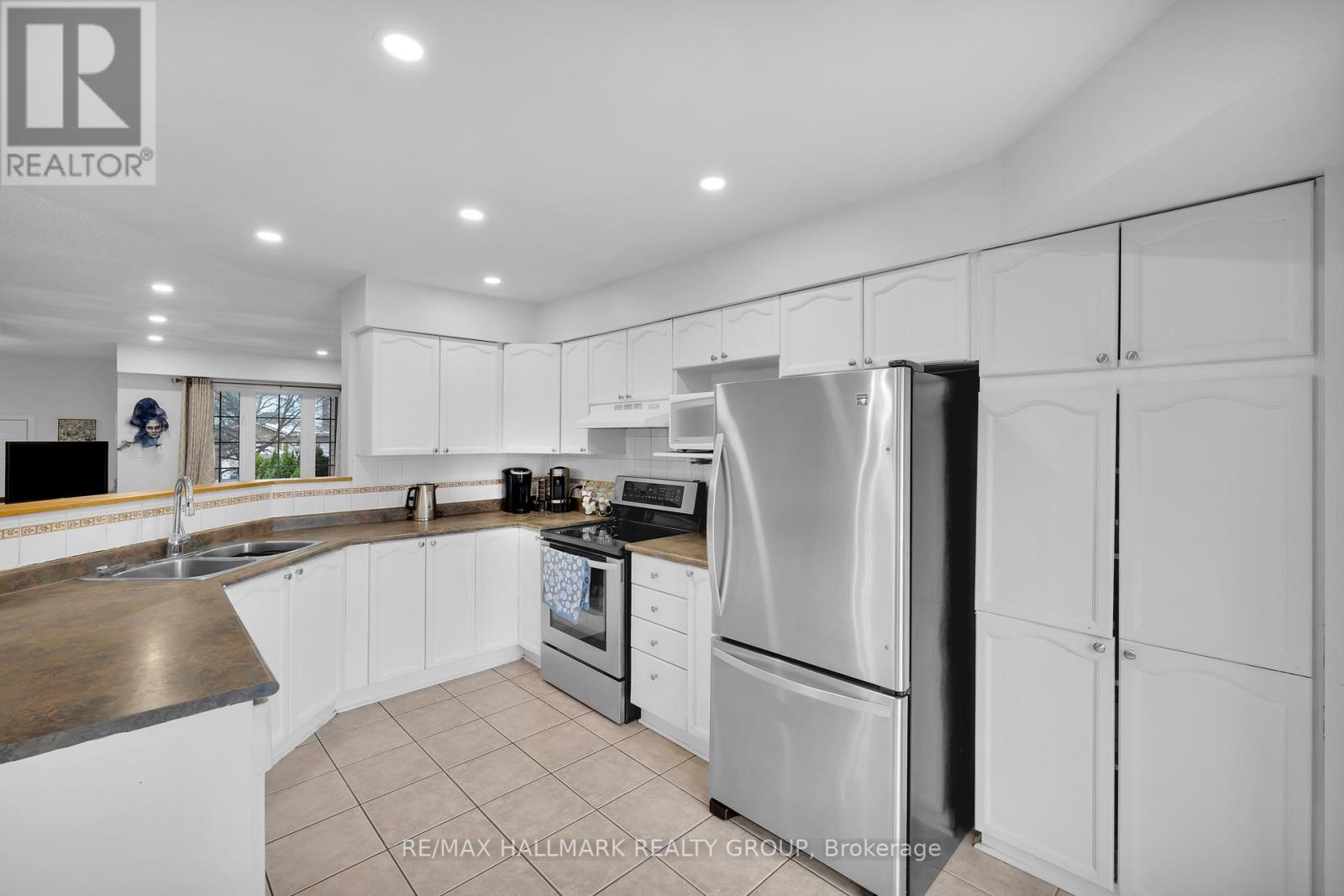 142 Inverkip Avenue, Ottawa, Ontario  K1T 4C3 - Photo 20 - X12692674