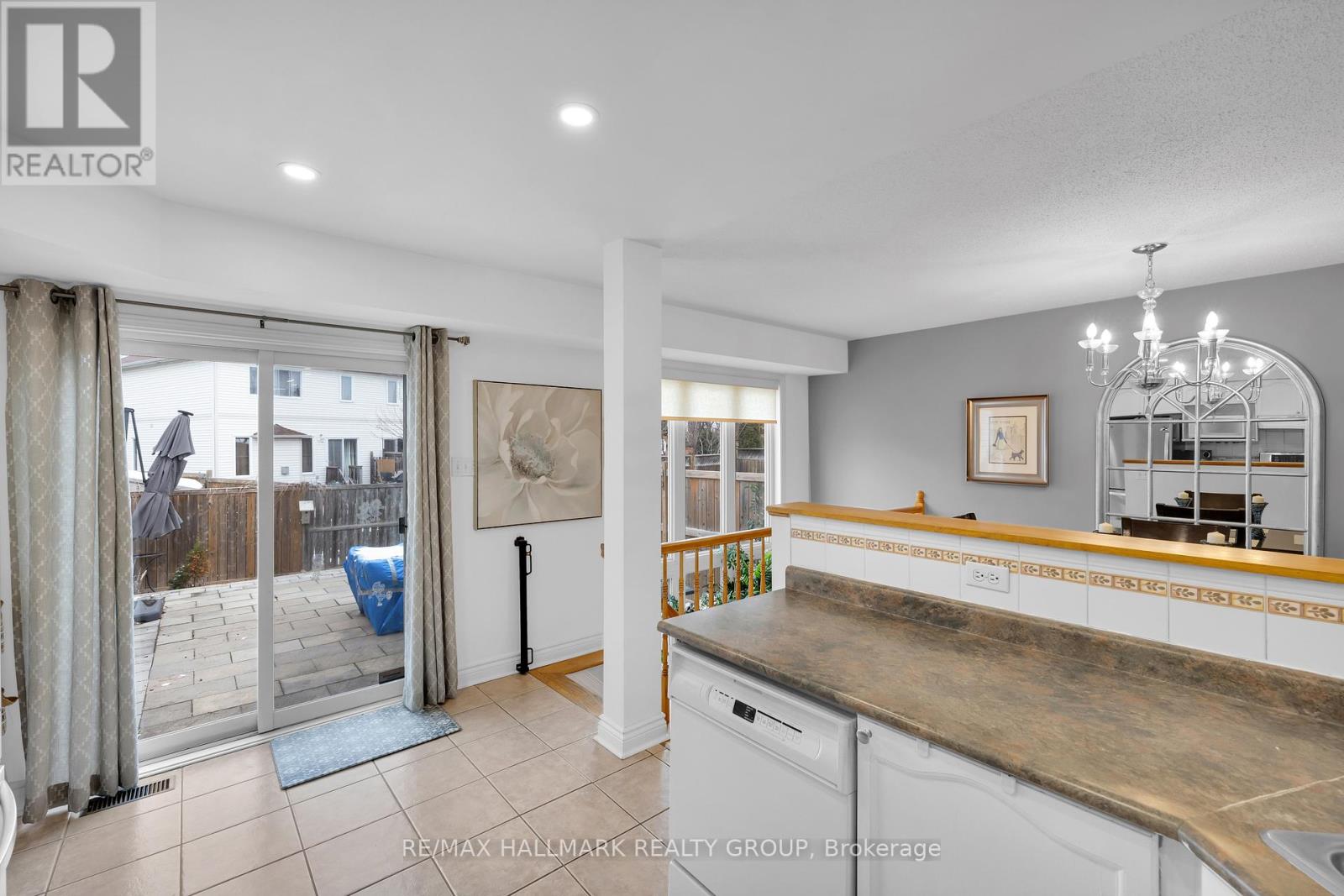 142 Inverkip Avenue, Ottawa, Ontario  K1T 4C3 - Photo 22 - X12692674