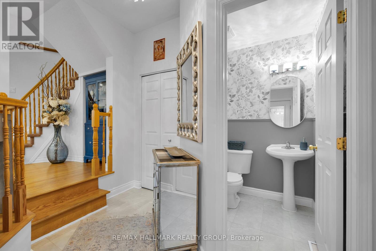 142 Inverkip Avenue, Ottawa, Ontario  K1T 4C3 - Photo 5 - X12692674