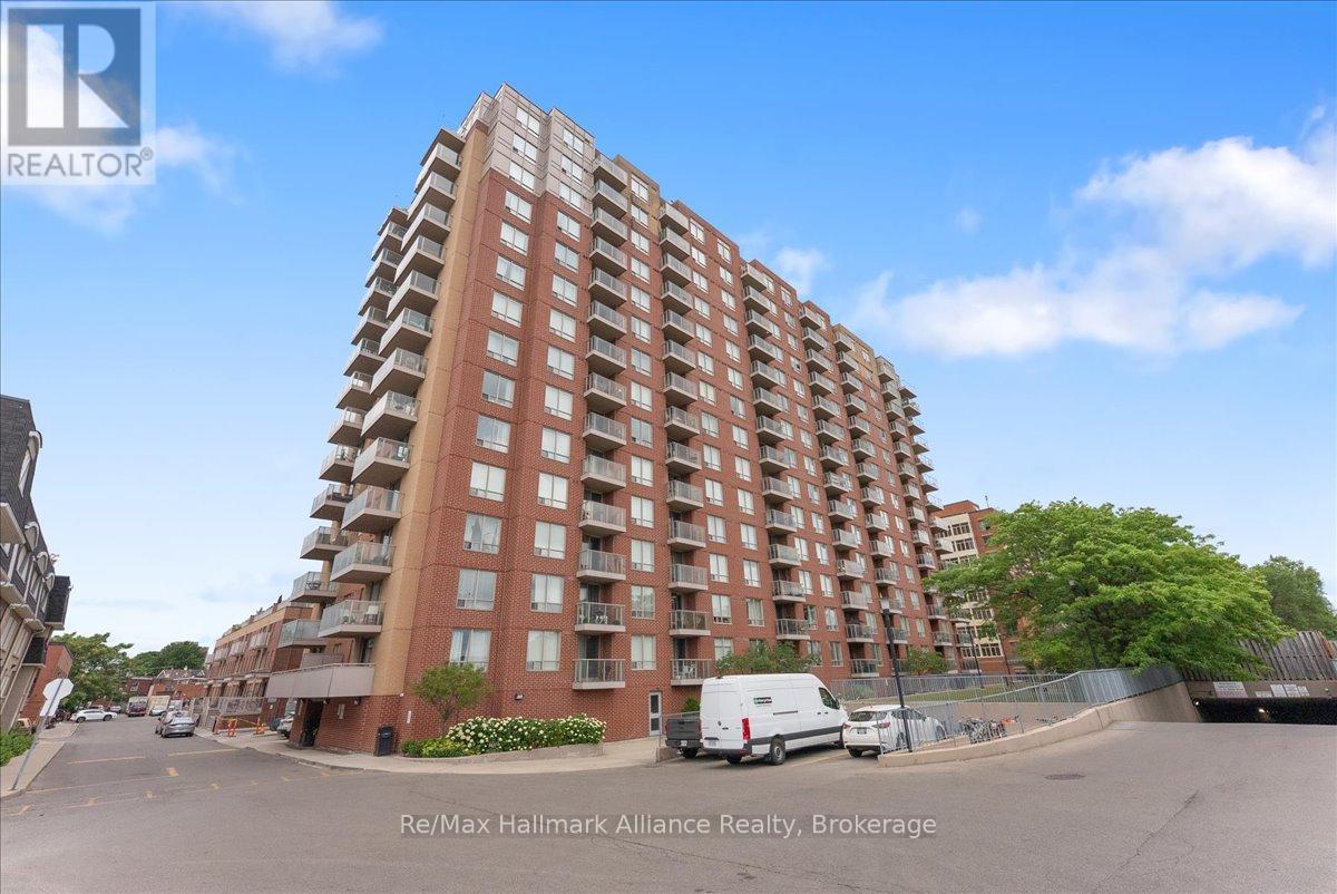 910 - 1369 Bloor Street W, Toronto, Ontario  M6P 4J4 - Photo 2 - C12692486