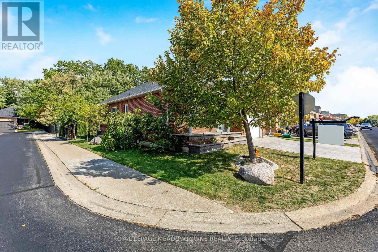 331 Centennial Forest Drive, Milton, Ontario  L9T 5X4 - Photo 34 - W12421027