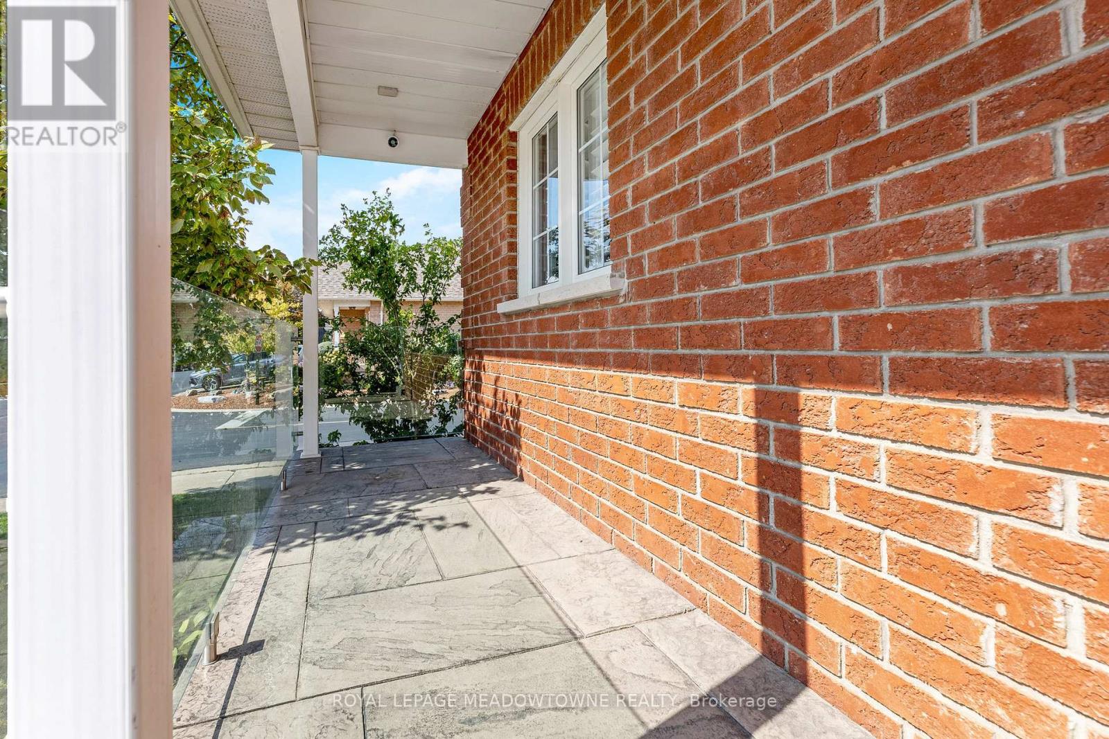 331 Centennial Forest Drive, Milton, Ontario  L9T 5X4 - Photo 4 - W12421027