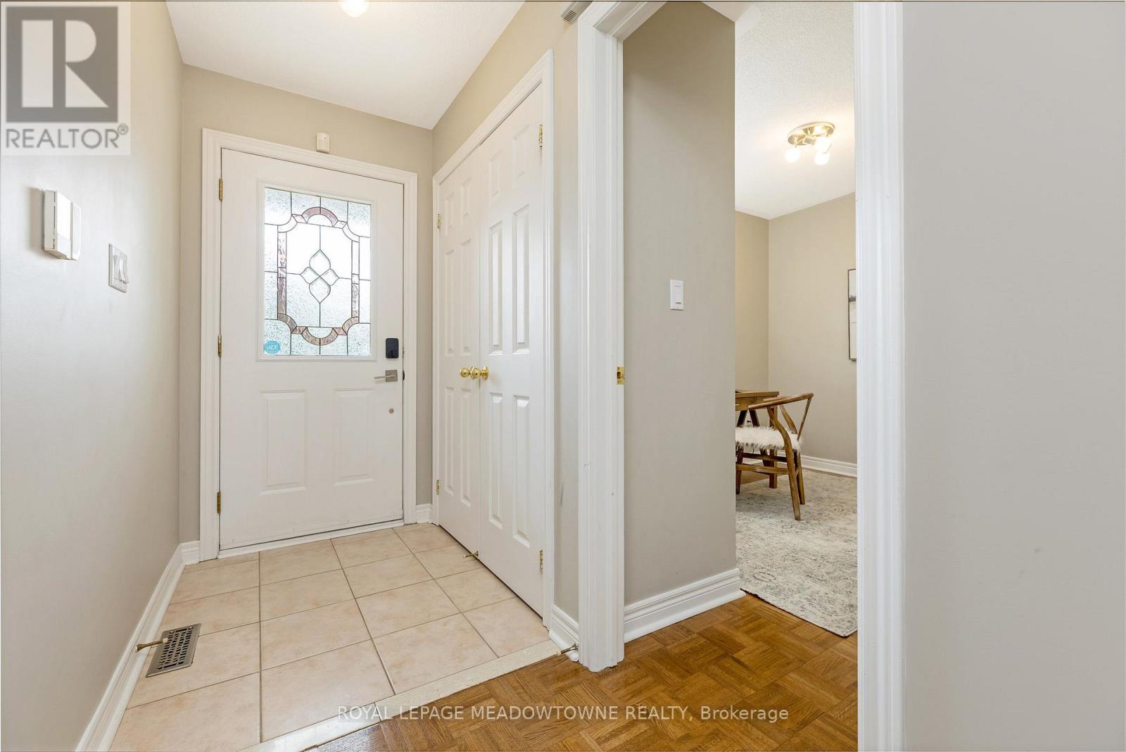 331 Centennial Forest Drive, Milton, Ontario  L9T 5X4 - Photo 7 - W12421027