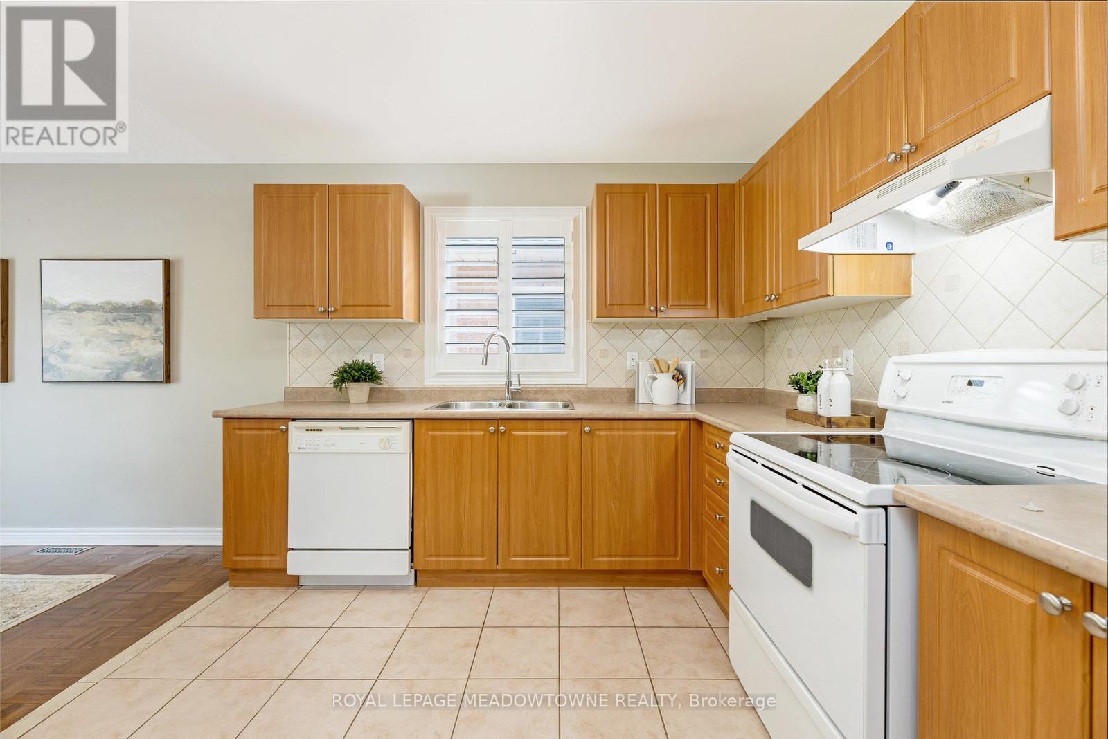 331 Centennial Forest Drive, Milton, Ontario  L9T 5X4 - Photo 9 - W12421027