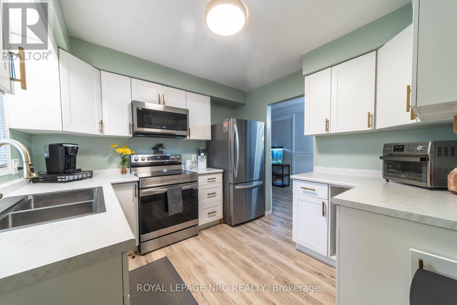 3739 Orlando Drive, Niagara Falls, Ontario  L2J 4B5 - Photo 7 - X12692684