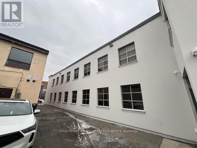 201 - 32 Queen Street W, Brampton, Ontario  L6X 1A1 - Photo 10 - W12689414