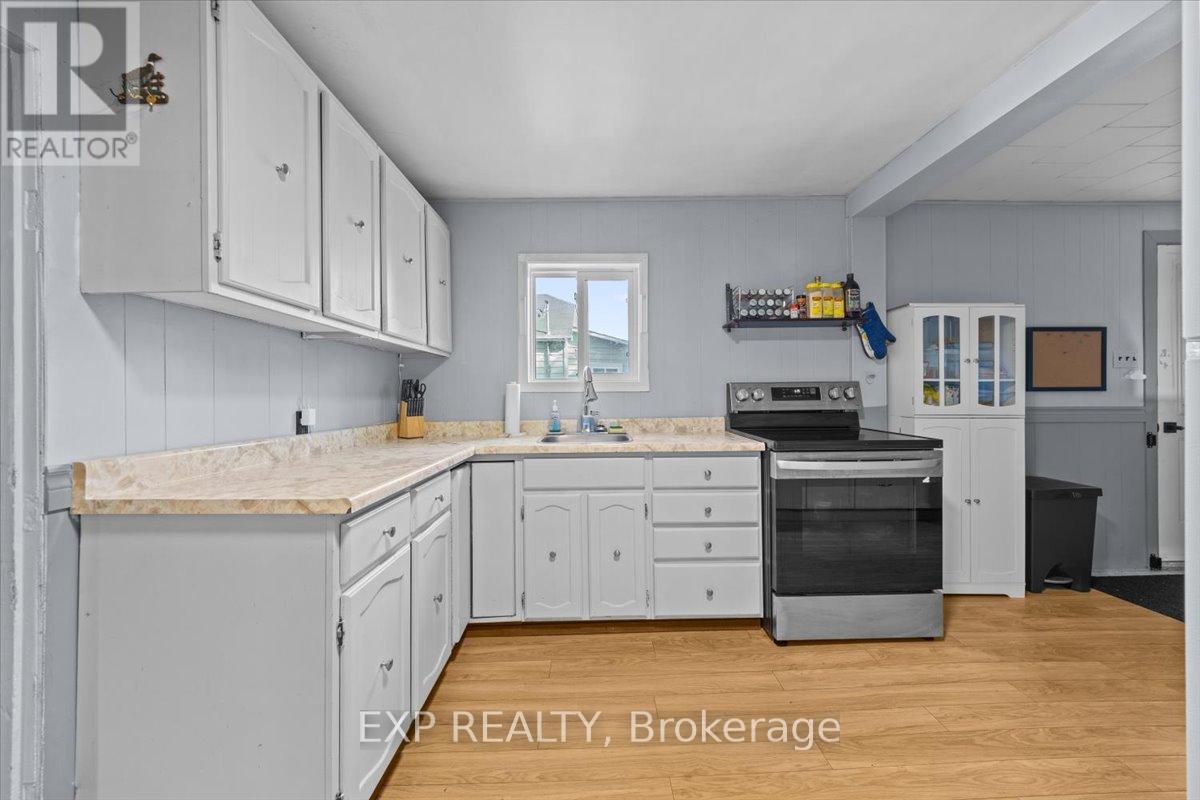 377 Lisgar Avenue, Renfrew, Ontario  K7V 3N3 - Photo 9 - X12692604