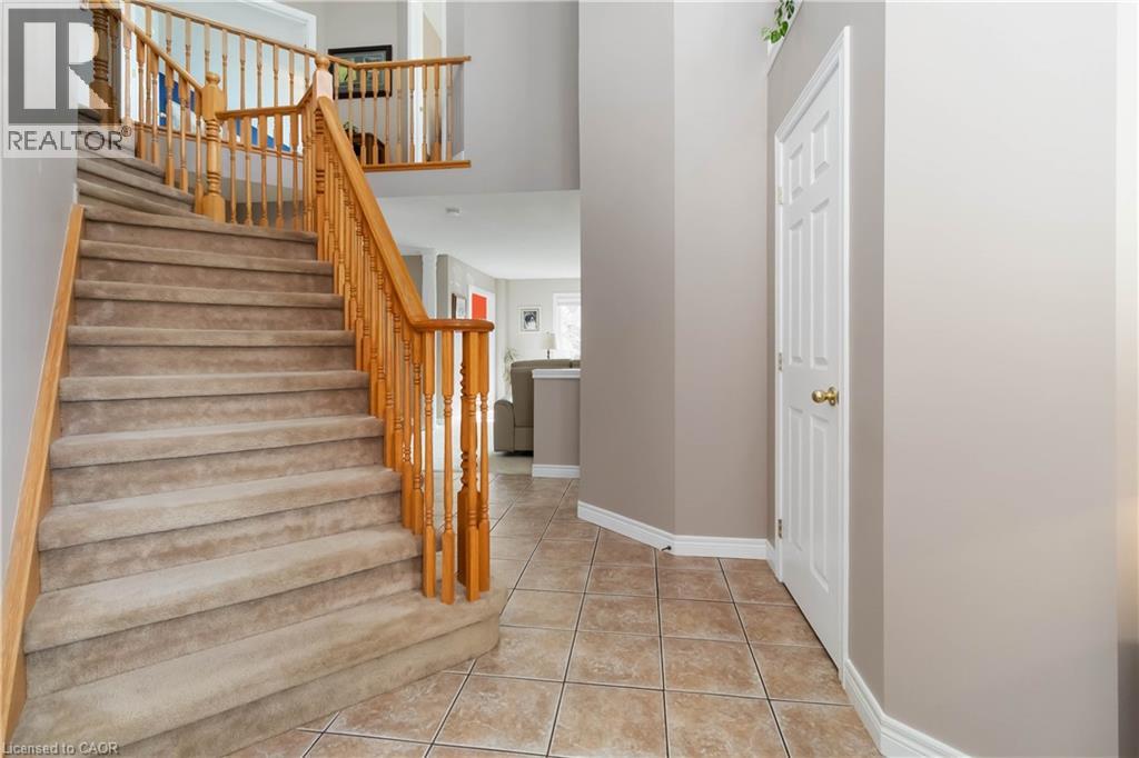 518 Sandcherry Drive, Burlington, Ontario  L7T 4L5 - Photo 4 - 40784529