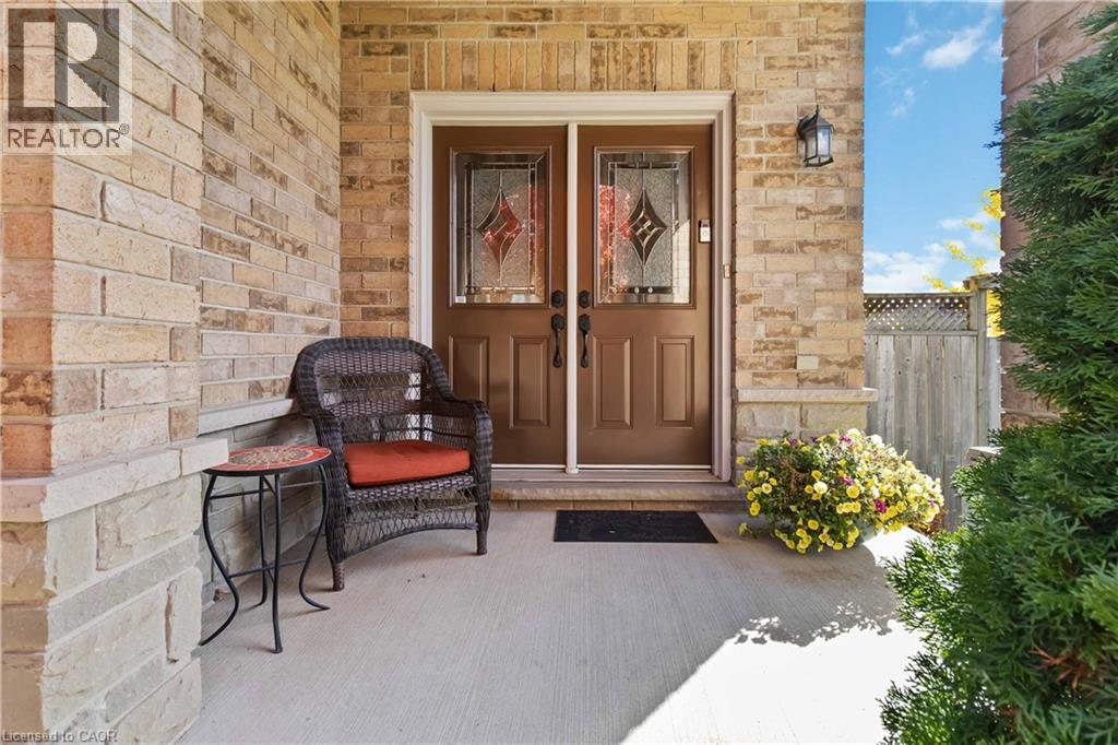 518 Sandcherry Drive, Burlington, Ontario  L7T 4L5 - Photo 2 - 40784529