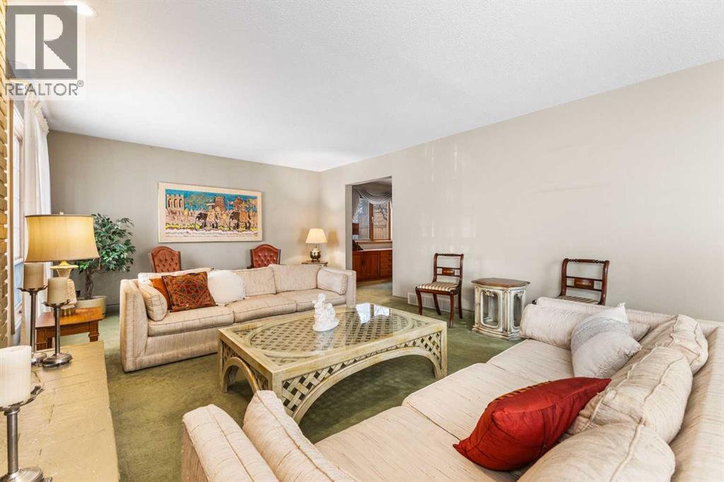 7008 Kenosee Place Sw, Calgary, Alberta  T2V 2L5 - Photo 5 - A2278651