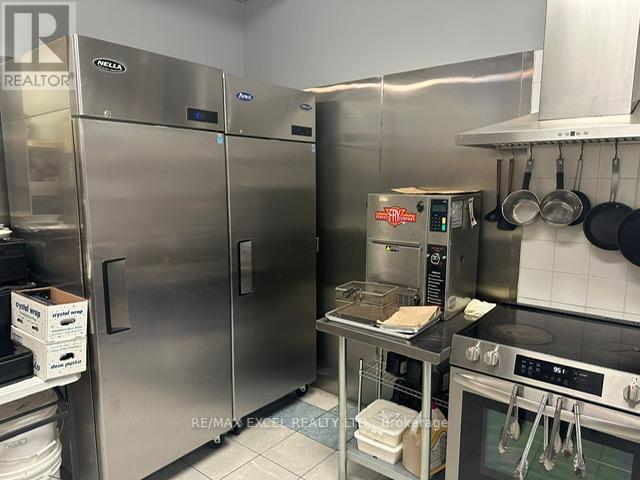 755b Dundas Street W, Toronto, Ontario  M6J 1T9 - Photo 6 - C12692524