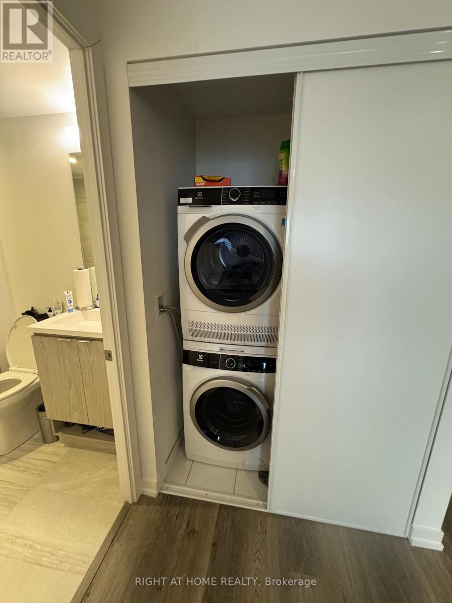 6002 - 55 Cooper Street, Toronto, Ontario  M5E 0G1 - Photo 10 - C12692546