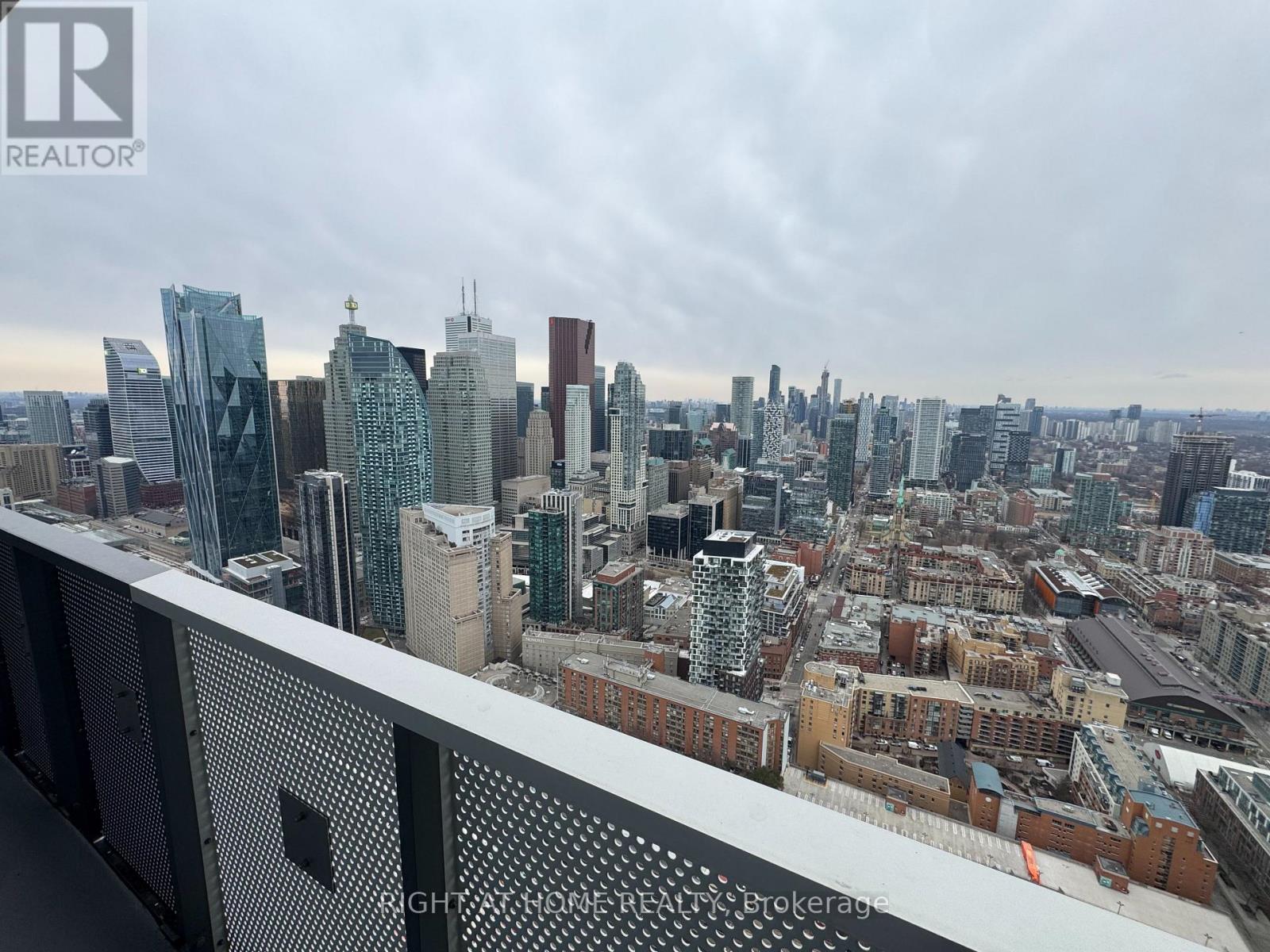 6002 - 55 Cooper Street, Toronto, Ontario  M5E 0G1 - Photo 14 - C12692546