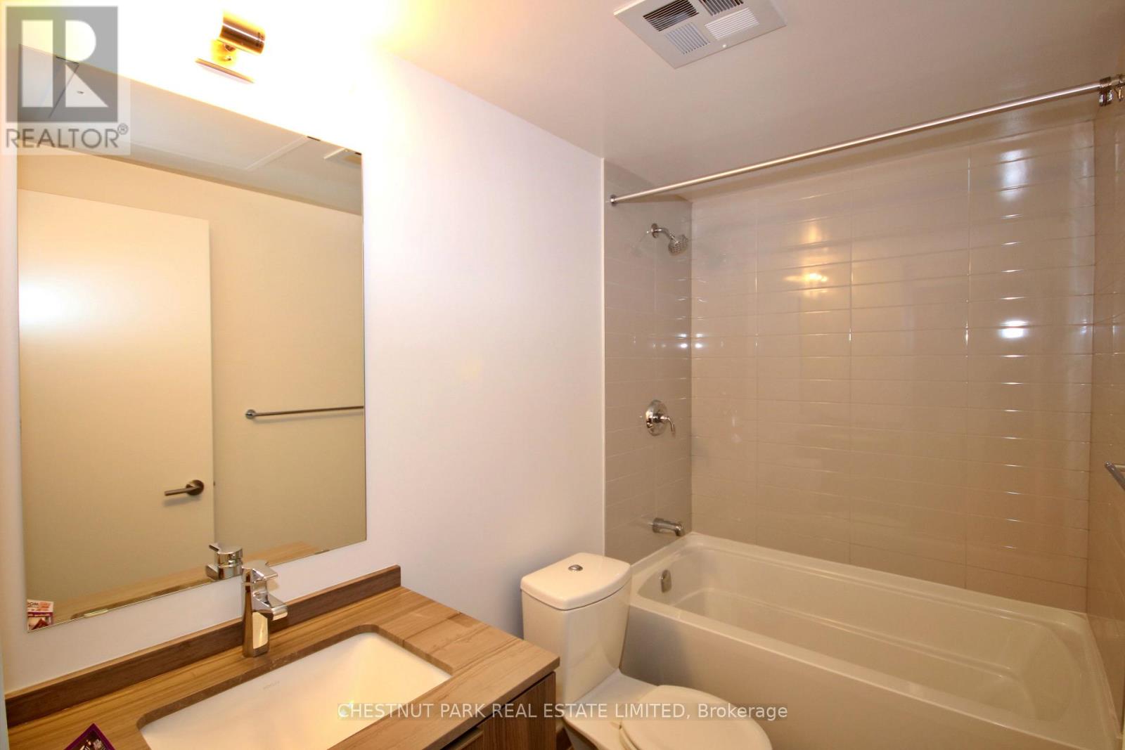 1303 - 11 Wellesley Street W, Toronto, Ontario  M4Y 0G4 - Photo 11 - C12692634