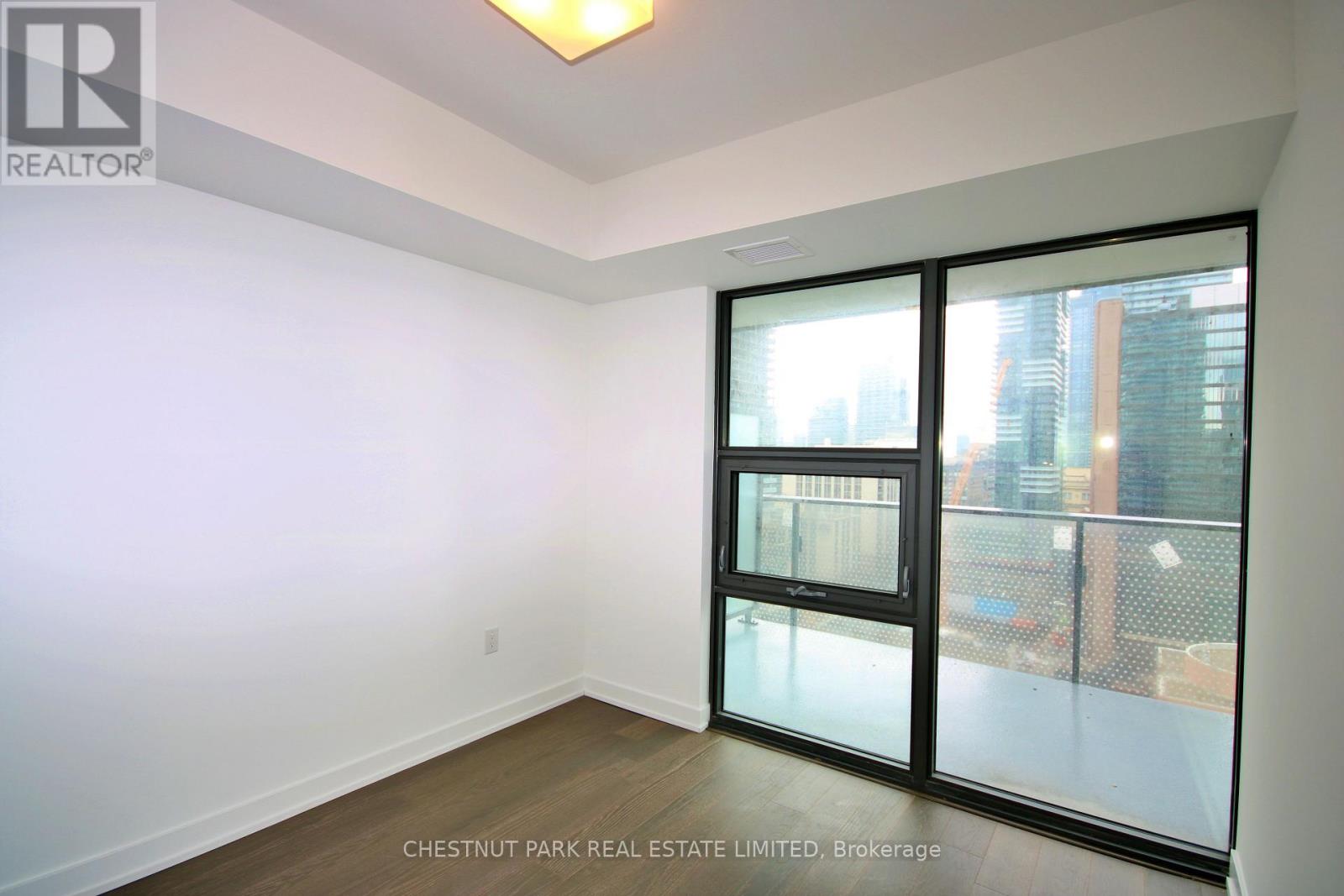 1303 - 11 Wellesley Street W, Toronto, Ontario  M4Y 0G4 - Photo 8 - C12692634