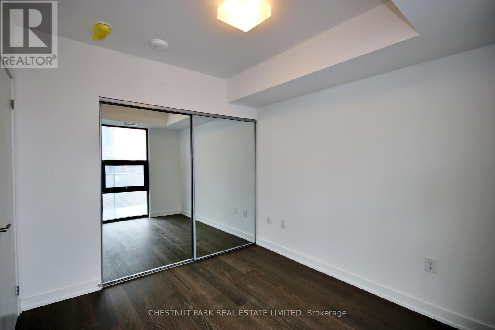 1303 - 11 Wellesley Street W, Toronto, Ontario  M4Y 0G4 - Photo 9 - C12692634