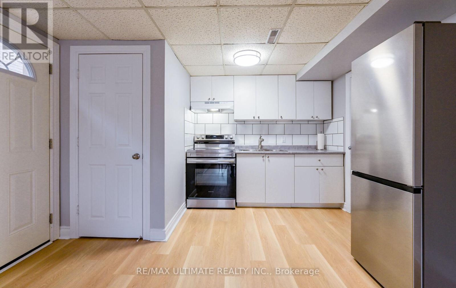 Main Floor - 60 Tineta Crescent, Toronto, Ontario  M1S 2Y6 - Photo 10 - E12692600