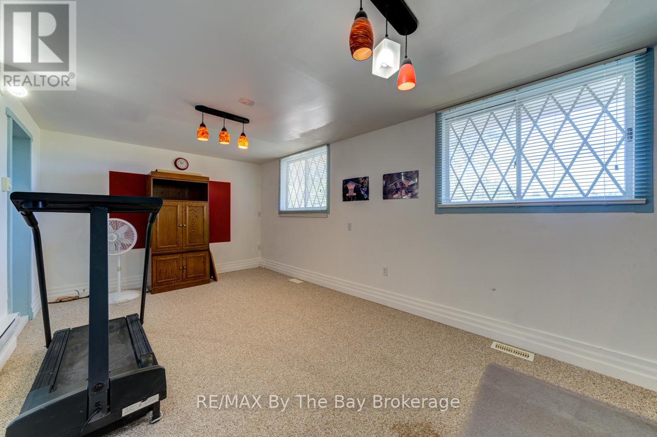 8223 30/31 Side Road, Clearview, Ontario  L0M 1P0 - Photo 24 - S12692666