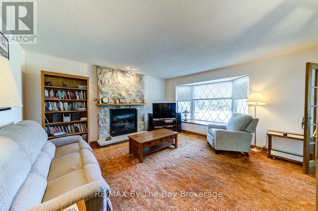 8223 30/31 Side Road, Clearview, Ontario  L0M 1P0 - Photo 8 - S12692666