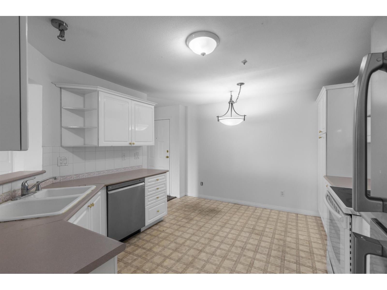 308 12155 75a Avenue, Surrey, British Columbia  V3W 1B9 - Photo 8 - R3079101