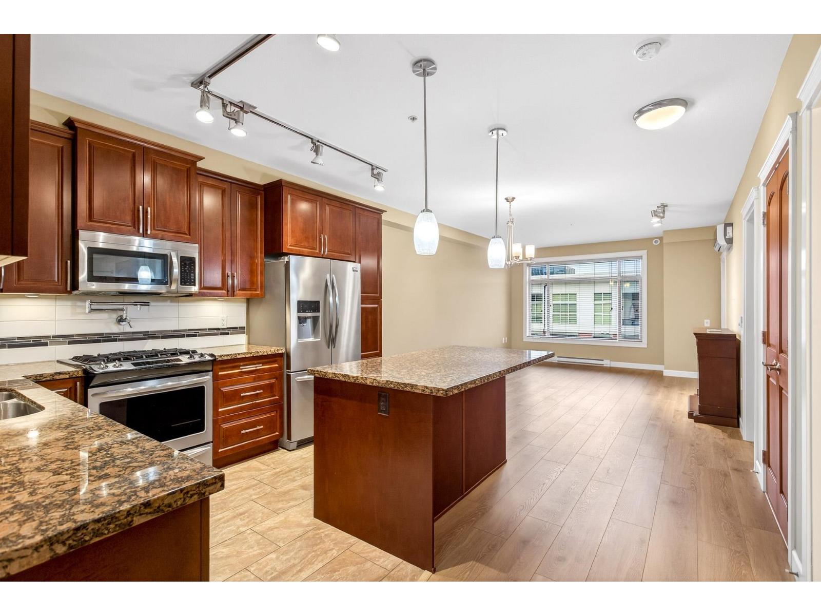 526 8157 207 Street, Langley, British Columbia  V2Y 0V3 - Photo 3 - R3079097