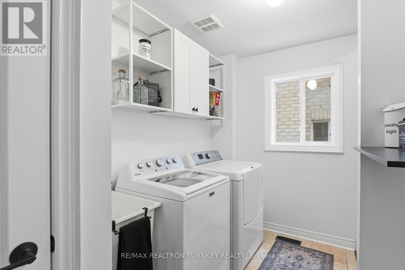 228 Sawmill Valley Drive, Newmarket, Ontario  L3X 2W1 - Photo 31 - N12692550