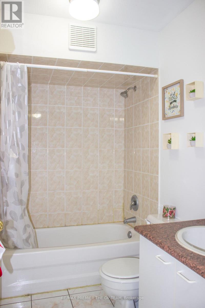 4 - 2311 Major Mackenzie Drive, Vaughan, Ontario  L6A 3Z3 - Photo 16 - N12692562