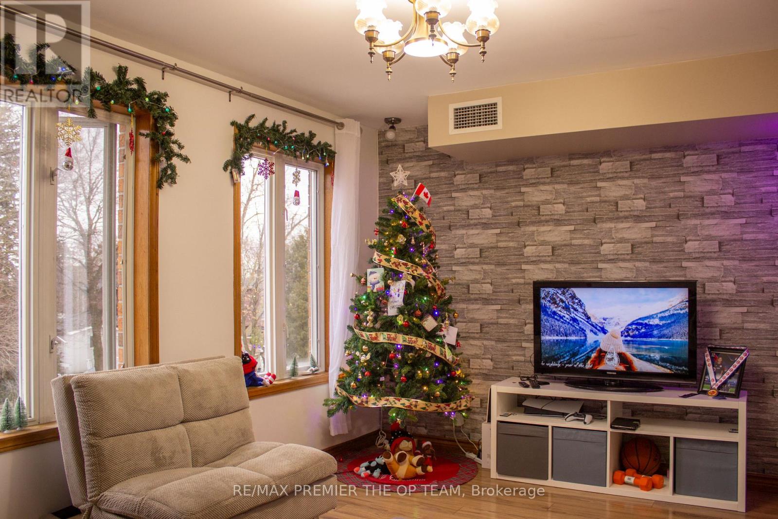 4 - 2311 Major Mackenzie Drive, Vaughan, Ontario  L6A 3Z3 - Photo 6 - N12692562